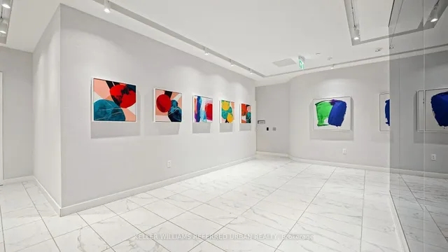 238 Simcoe St #2403, Toronto 3