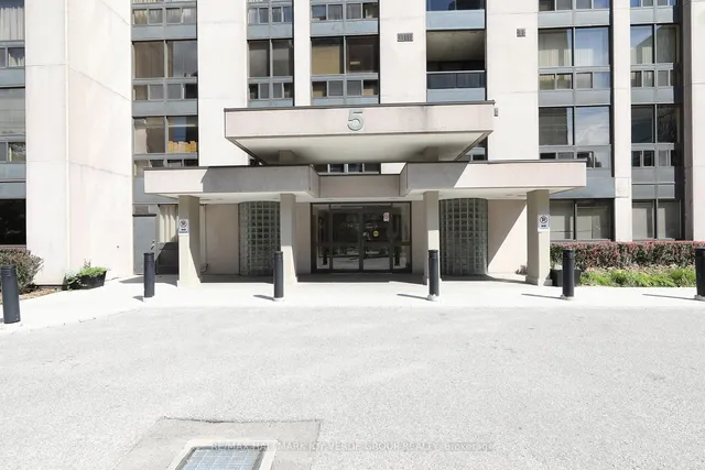 5 Kenneth Ave #405, Toronto 3
