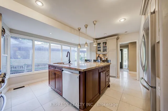 42 Gatehead Rd, Toronto 5