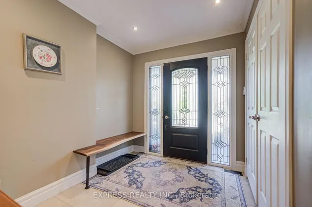 42 Gatehead Rd, Toronto 3