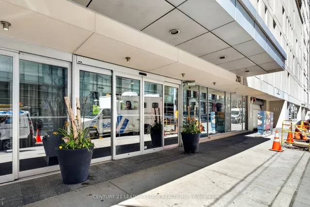 200 Victoria St #1214, Toronto 5