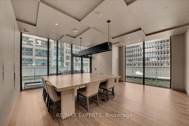 25 Richmond St #1815, Toronto 5