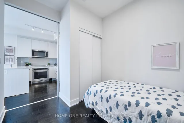 181 Bedford Rd #404, Toronto 5
