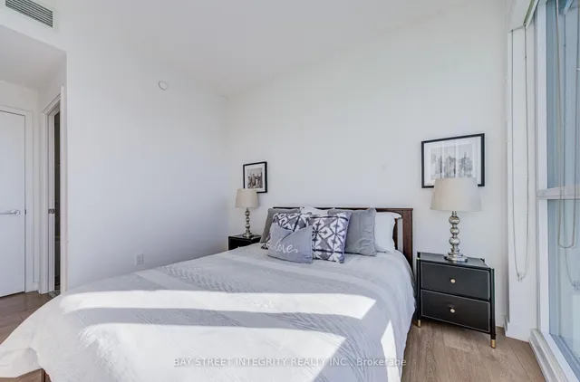 117 McMahon Dr #303, Toronto 4