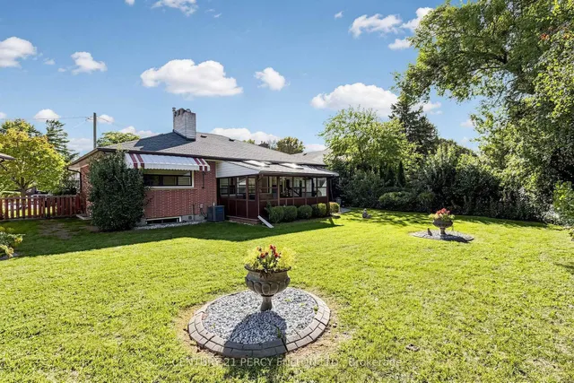 8 Wallbridge Crt, Toronto 5