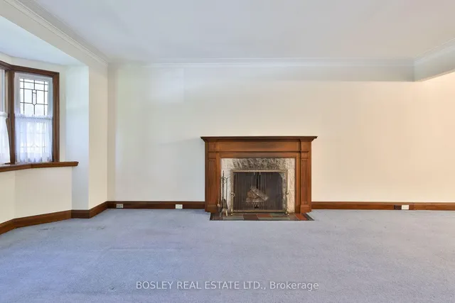 61 Hanna Rd, Toronto 5