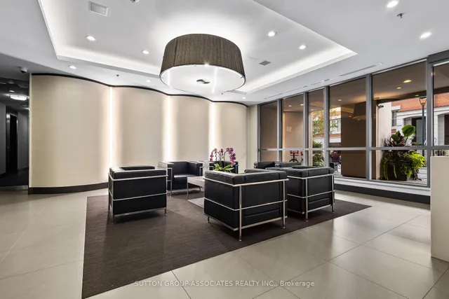 377 Madison Ave #502, Toronto 3