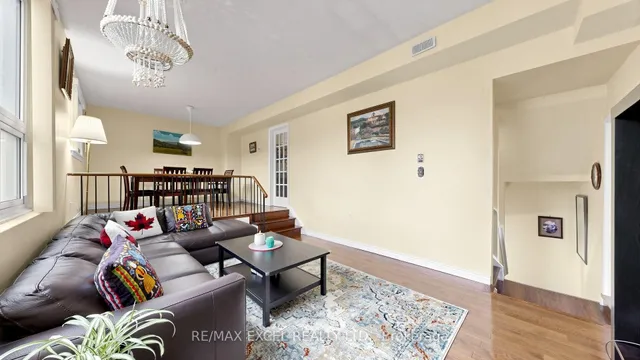 110 Courville Coach Way, Toronto 5