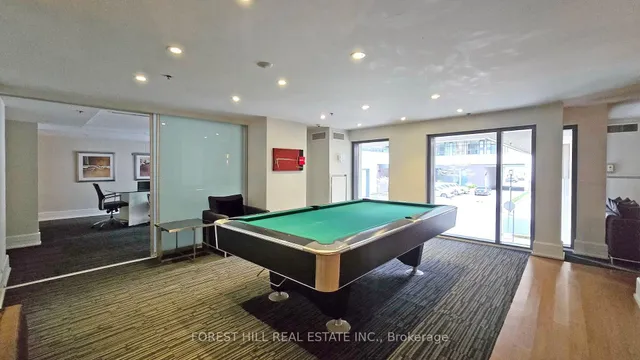 111 Elizabeth St #917, Toronto 4