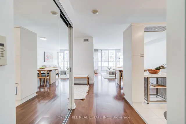 111 Elizabeth St #917, Toronto 2