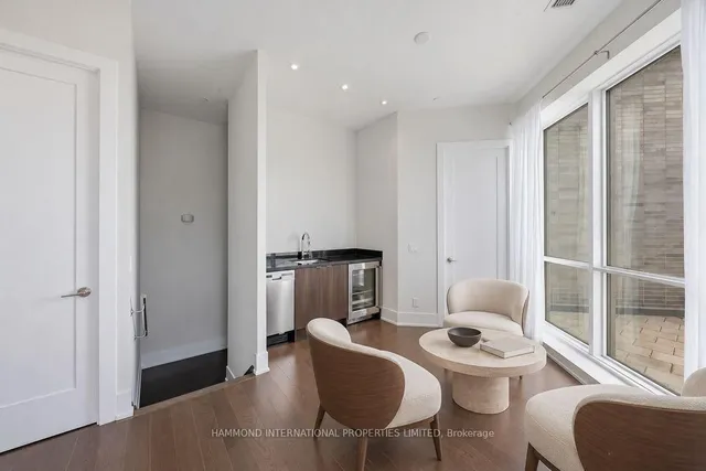 1 Edgewater Dr #Sph10, Toronto 5