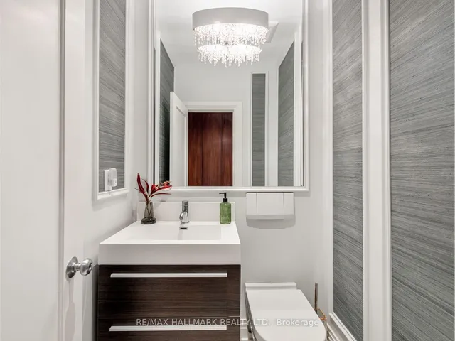 81 Macpherson Ave, Toronto 4