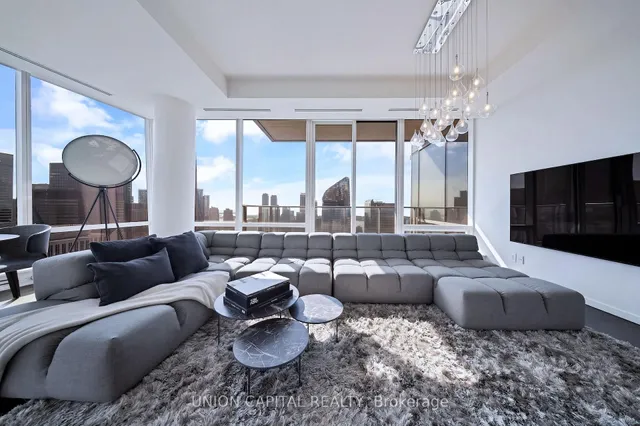 180 University Ave #5508, Toronto 5