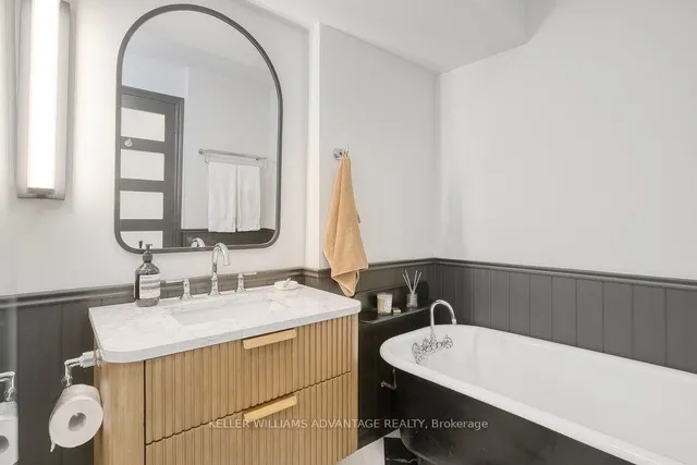 394 Euclid Ave #201, Toronto 5