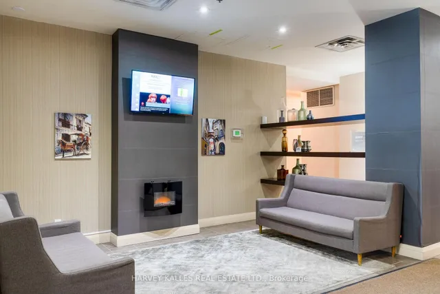 225 Wellesley St #313, Toronto