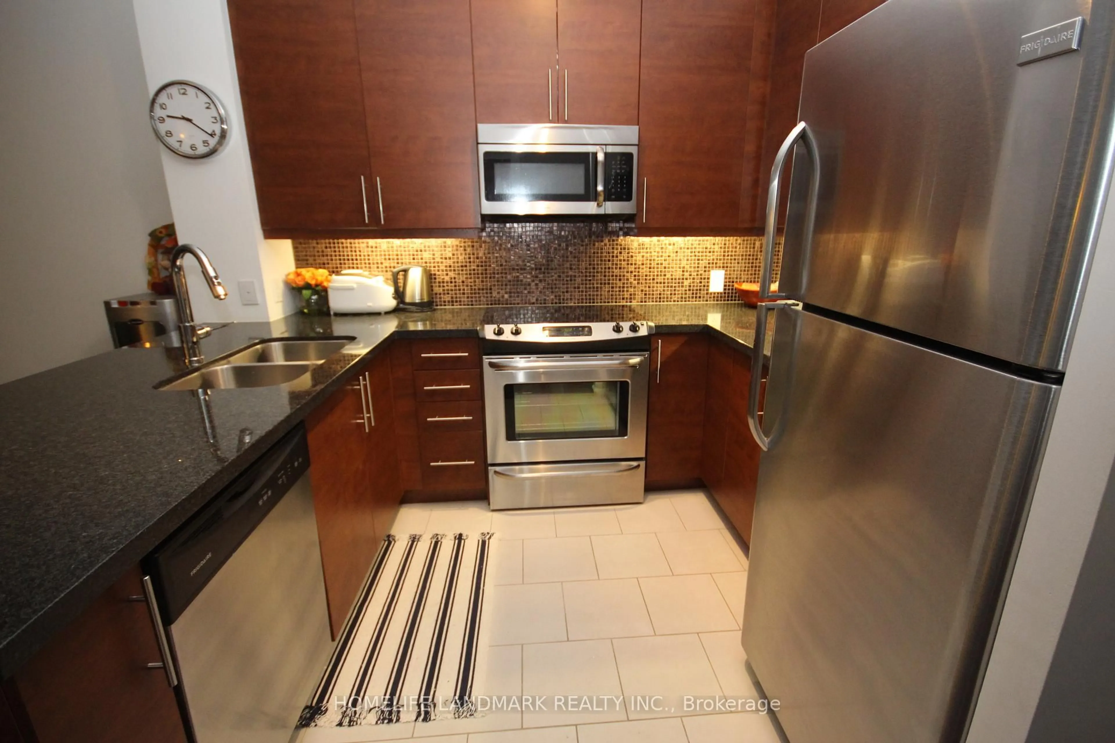 trreb/IMG-C13841338_0caee10b-5739-4bd1-ba16-471cd3f339b1-l.jpg