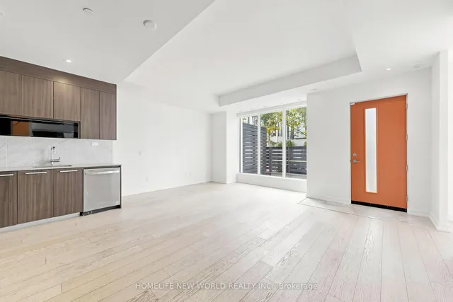 113 McMahon Dr #TH15, Toronto 3