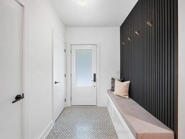 374 Spadina Rd, Toronto 3