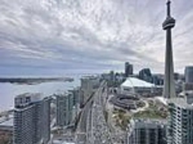 10 York St #4110, Toronto 3