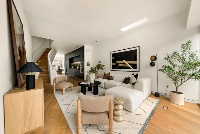 44 Foxley St, Toronto 5