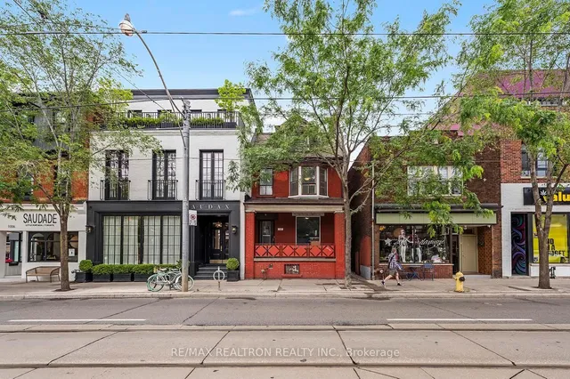 1000 Dundas St, Toronto 3