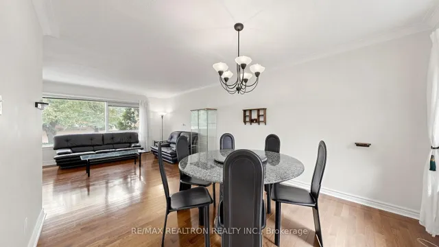 199 Lord Seaton Rd, Toronto 2
