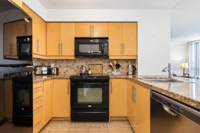 25 Greenview Ave #2320, Toronto 4
