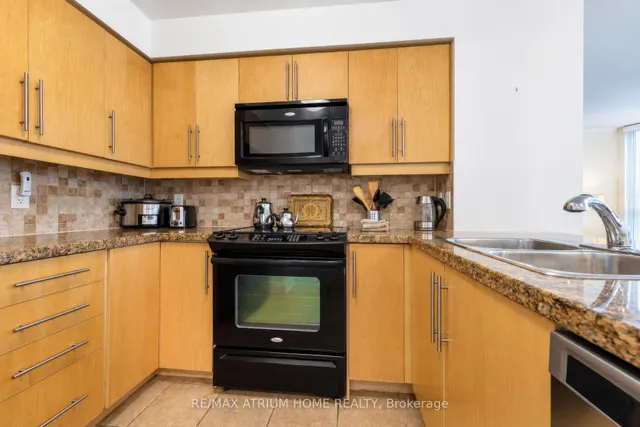 25 Greenview Ave #2320, Toronto 5
