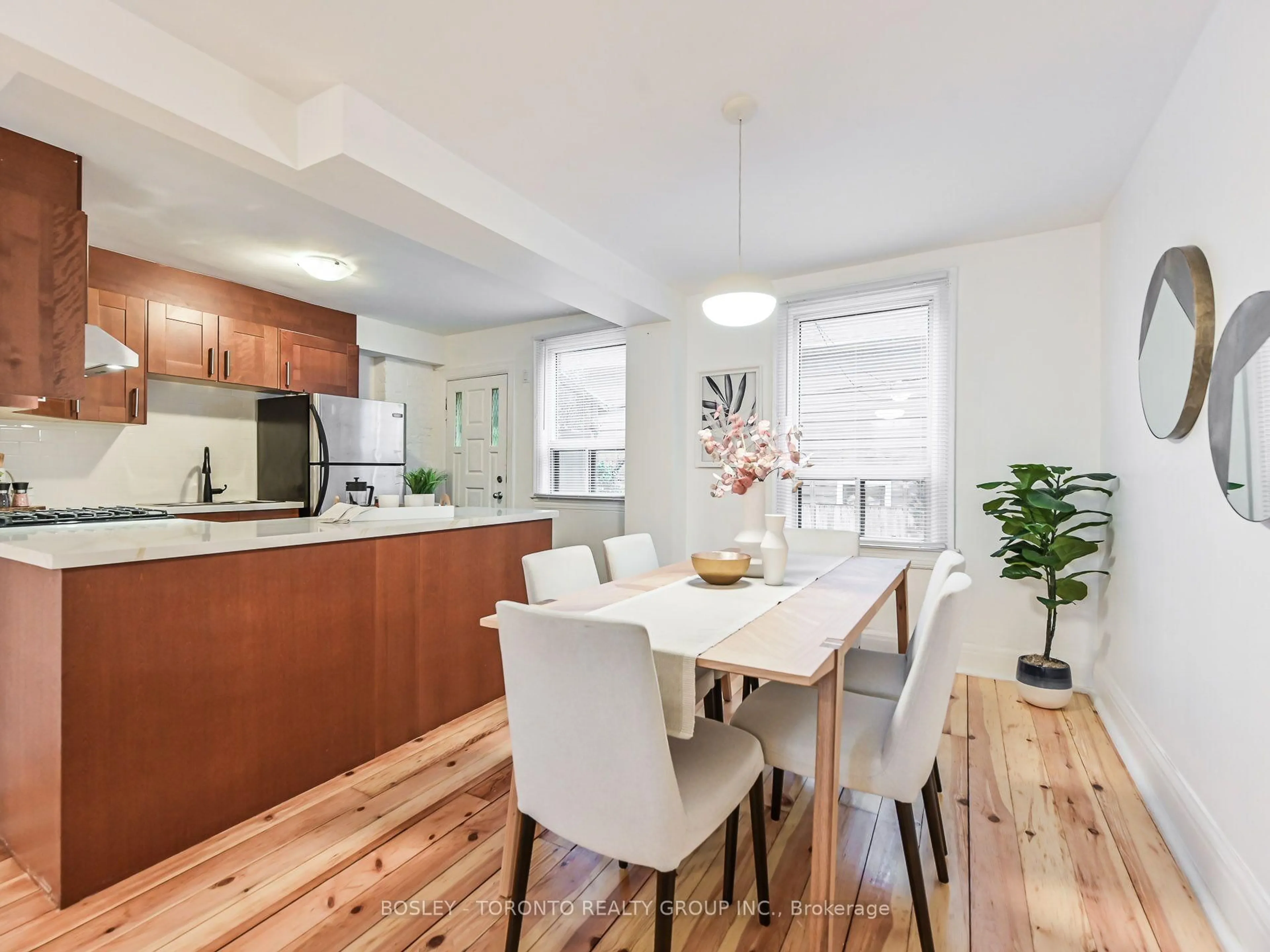 trreb/IMG-C13844666_2d31e7c9-4320-4043-9ce9-e43e962aad97-l.jpg