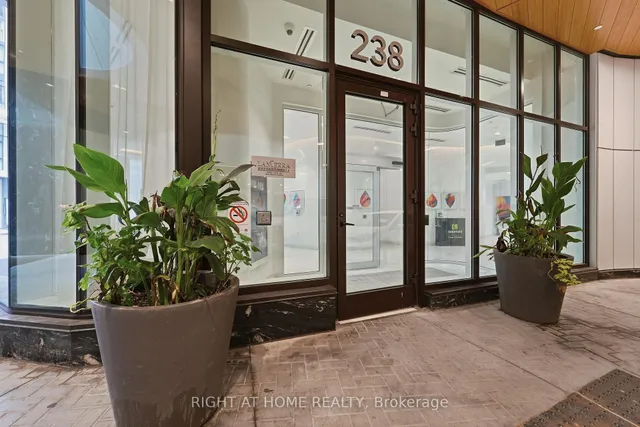 238 Simcoe St #803, Toronto 2