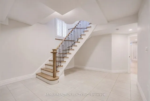 225 Olive Ave, Toronto 5