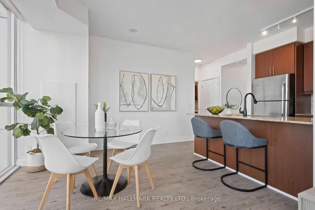 530 St Clair Ave #1404, Toronto 2