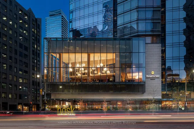 180 University Ave #5803, Toronto 4