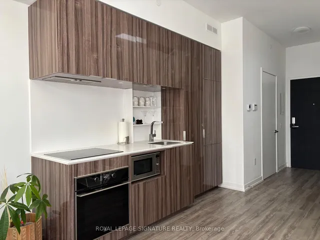 77 Shuter St #721, Toronto 5