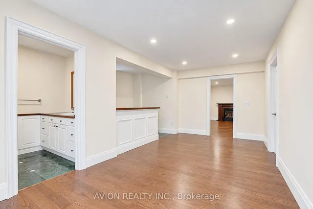 28 Tally Lane, Toronto 5