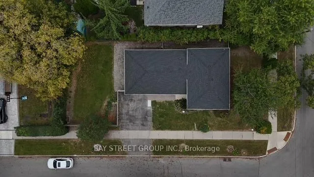 1 Lesgay Cres, Toronto 2