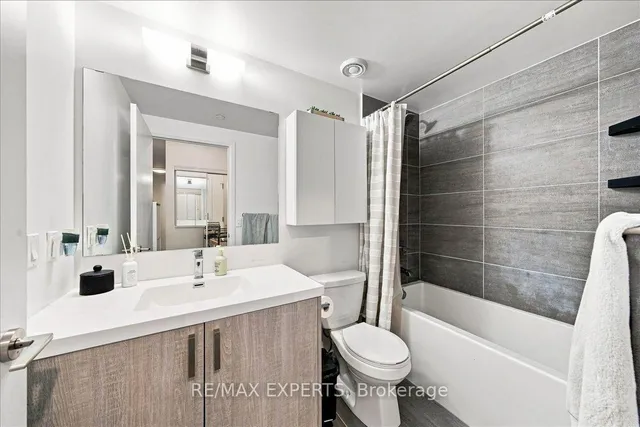 77 Mutual St #401, Toronto 4