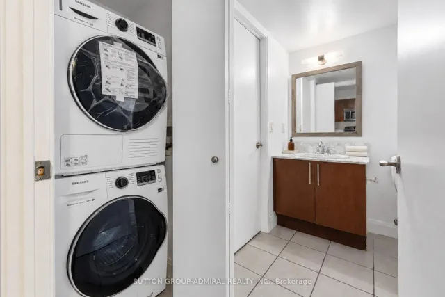 2191 Yonge St #3210, Toronto 5