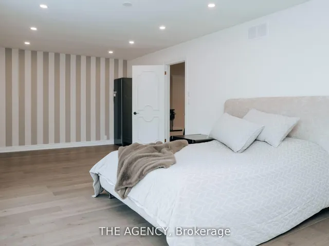 7 Shady Oaks Cres, Toronto 5