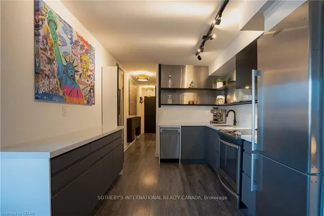 775 King St #430, Toronto 4