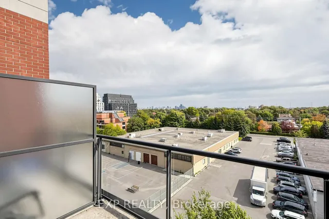 31 Tippett Rd #611, Toronto 5