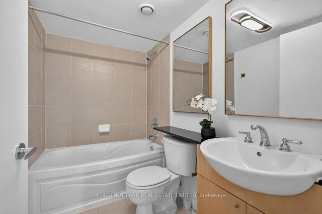 361 Front St #1105, Toronto 2