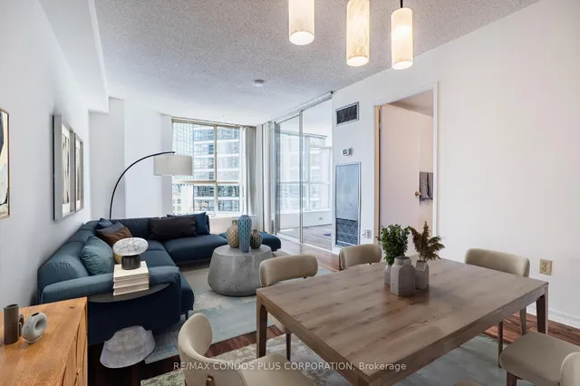 44 St Joseph St #1811, Toronto 2