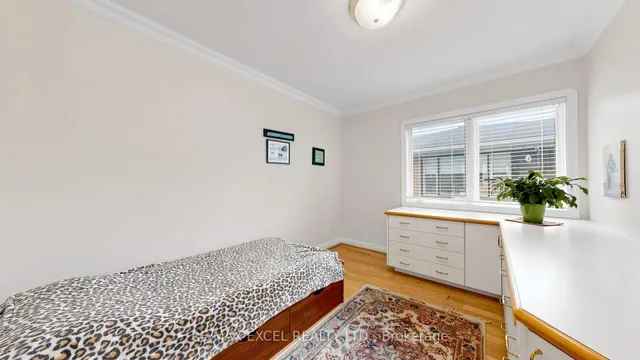 131 Burbank Dr, Toronto 5