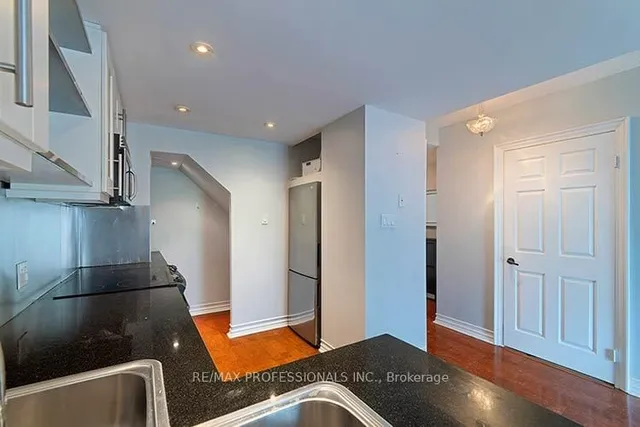 88 Charles St #702, Toronto 4