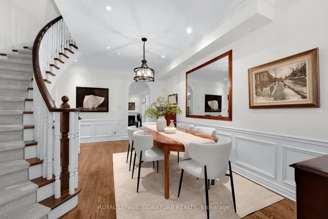 104 Pleasant Blvd, Toronto 5