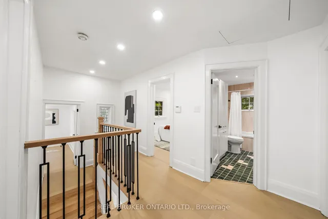 69 Chaplin Cres, Toronto 5