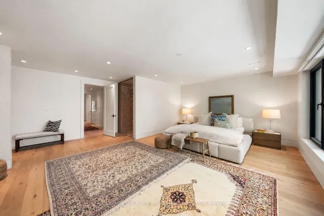 38 Edgar Ave, Toronto 5