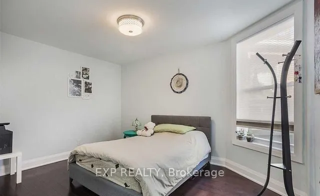 1231 Bathurst St, Toronto 5