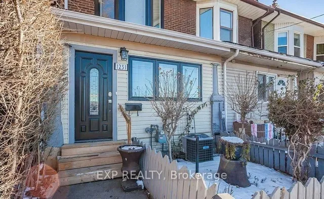 1231 Bathurst St, Toronto 2
